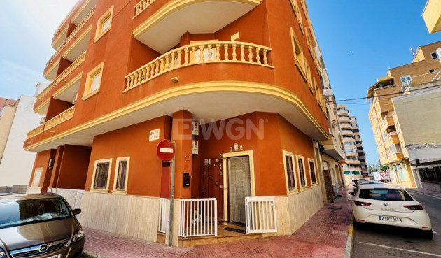 Odsprzedaż - Mieszkanie w bloku - La Mata - Costa Blanca