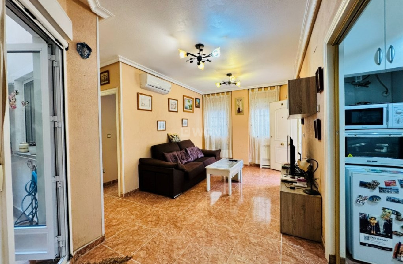Odsprzedaż - Mieszkanie w bloku - La Mata - Costa Blanca