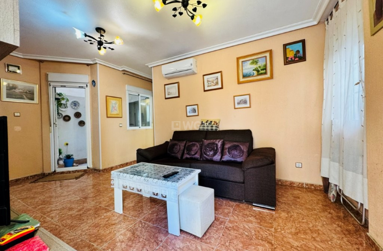 Odsprzedaż - Mieszkanie w bloku - La Mata - Costa Blanca