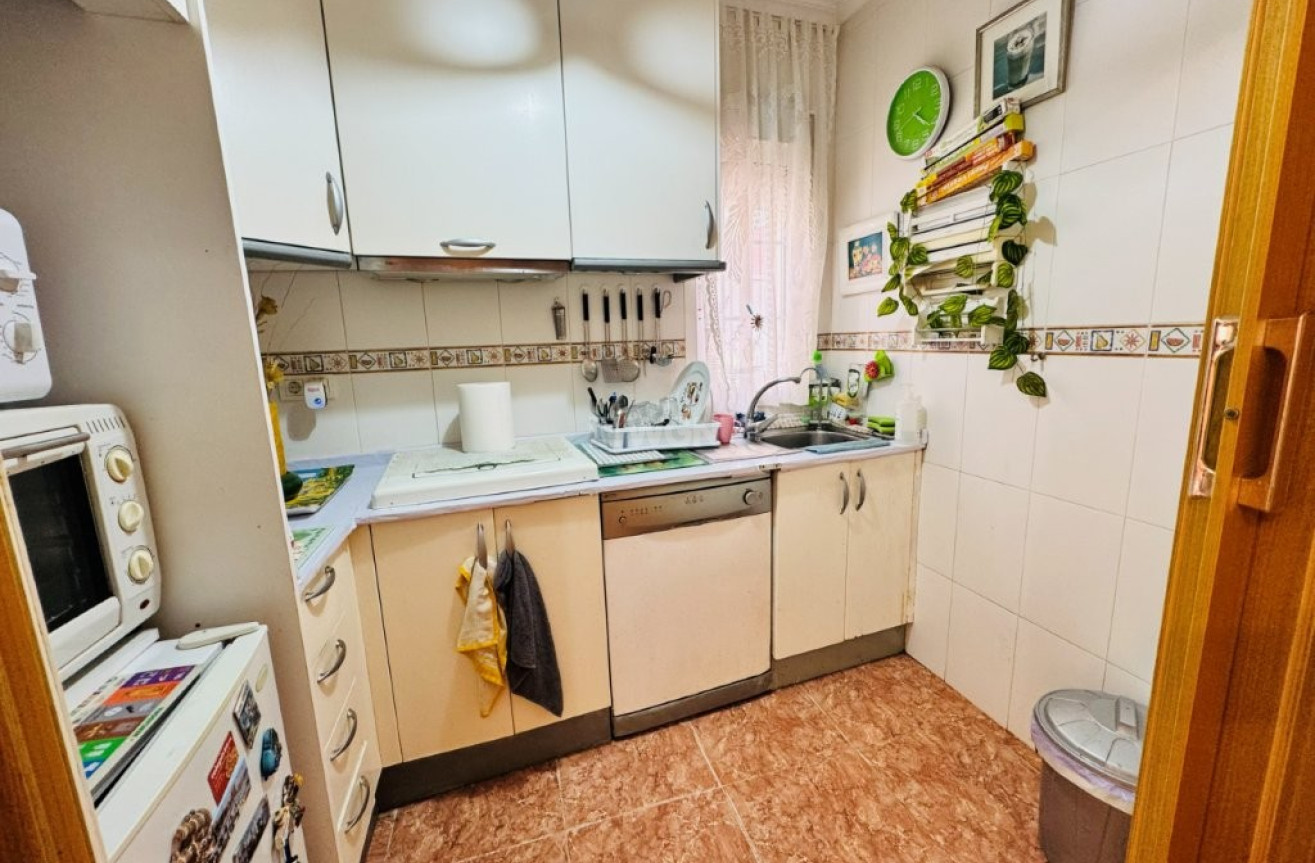 Odsprzedaż - Mieszkanie w bloku - La Mata - Costa Blanca