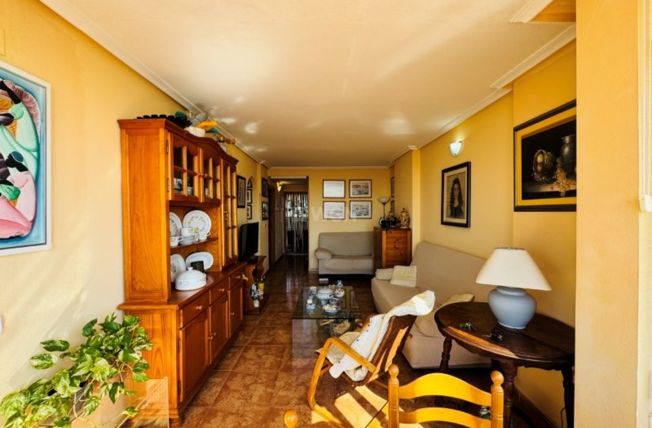 Odsprzedaż - Mieszkanie w bloku - Torrevieja - Costa Blanca