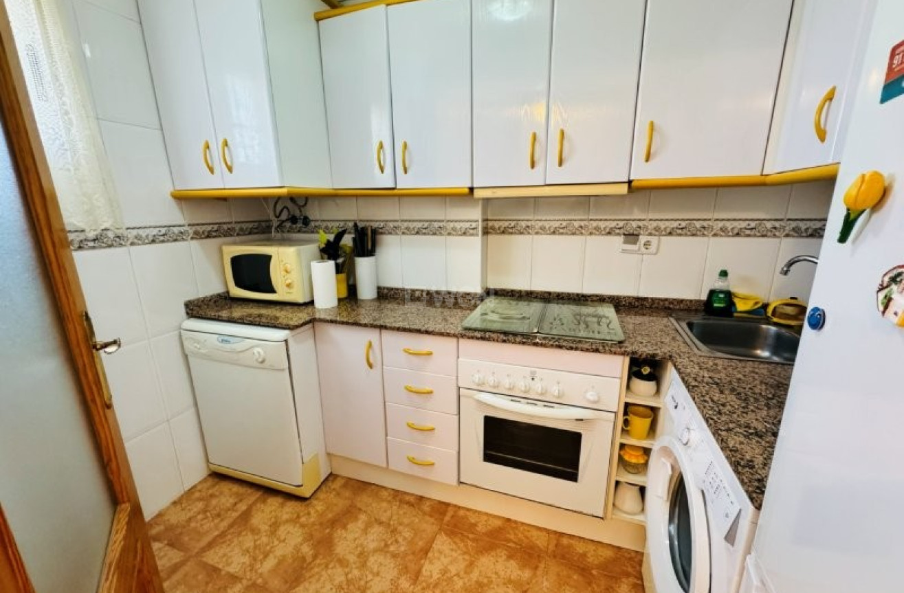 Odsprzedaż - Mieszkanie w bloku - Torrevieja - Costa Blanca