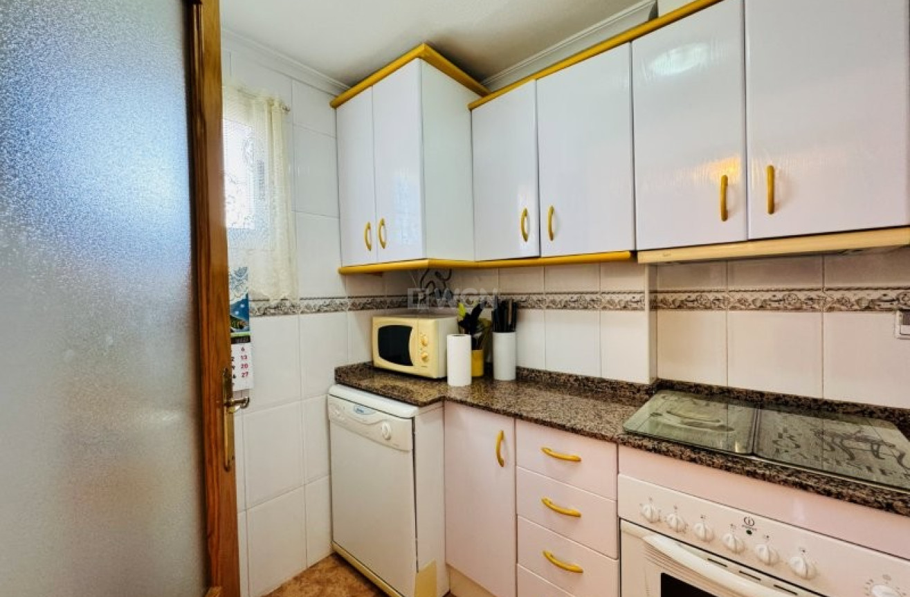 Odsprzedaż - Mieszkanie w bloku - Torrevieja - Costa Blanca