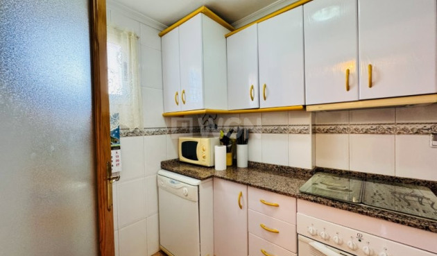 Odsprzedaż - Mieszkanie w bloku - Torrevieja - Costa Blanca