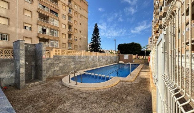 Odsprzedaż - Mieszkanie w bloku - Torrevieja - Costa Blanca