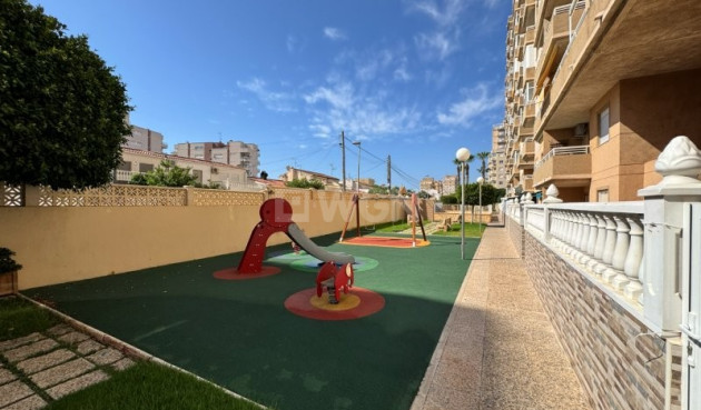 Odsprzedaż - Mieszkanie w bloku - Torrevieja - Costa Blanca