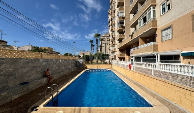 Odsprzedaż - Mieszkanie w bloku - Torrevieja - Costa Blanca