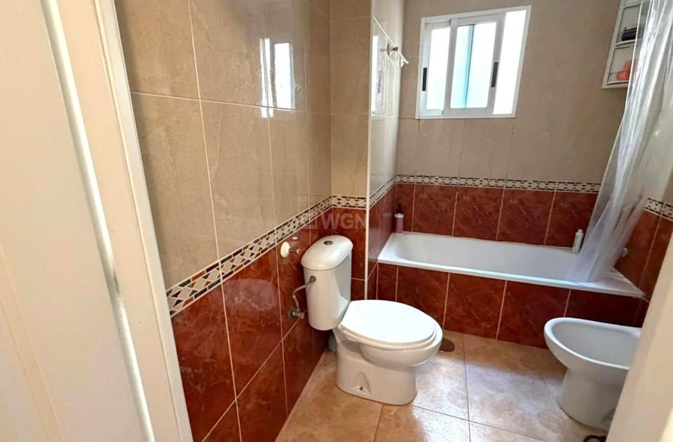 Odsprzedaż - Mieszkanie w bloku - Torrevieja - PARQUE DE LAS NACIONES