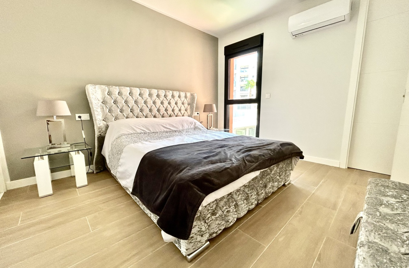 Odsprzedaż - Mieszkanie w bloku - Villamartin - Costa Blanca
