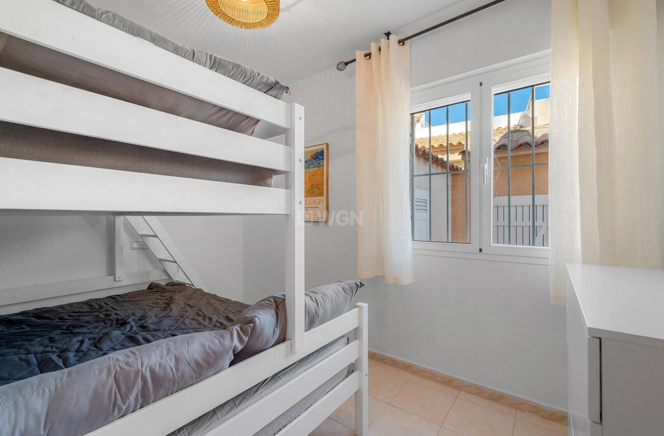 Odsprzedaż - Bungalow - Torrevieja - Los Balcones