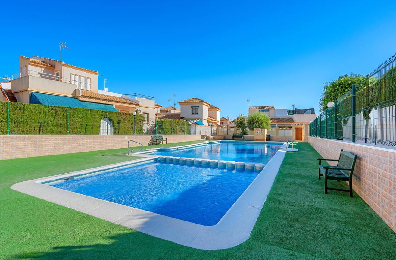 Odsprzedaż - Bungalow - Torrevieja - Los Balcones