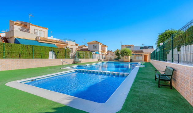 Odsprzedaż - Bungalow - Torrevieja - Los Balcones