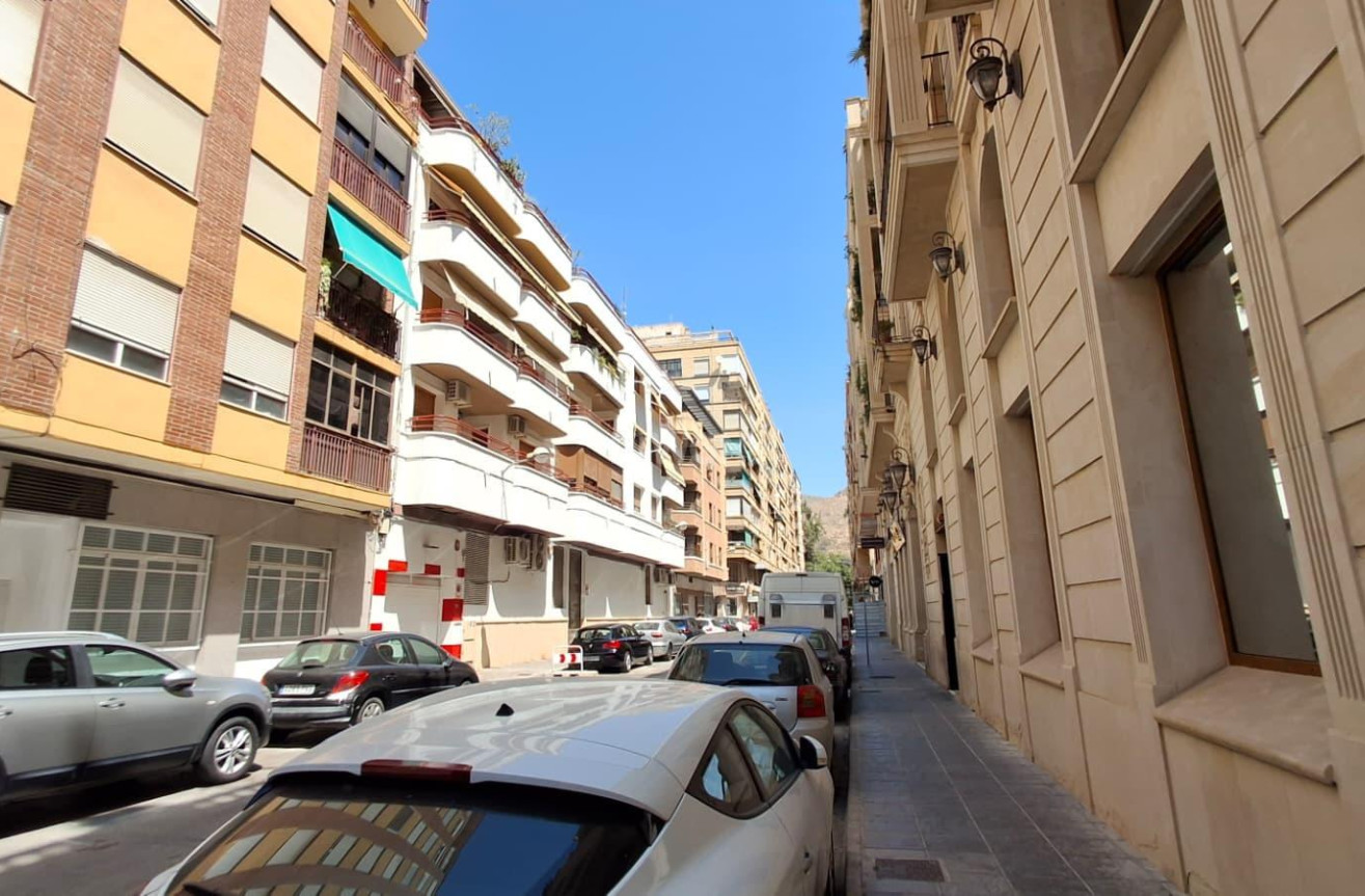 Odsprzedaż - Mieszkanie w bloku - Orihuela - Zona Centro