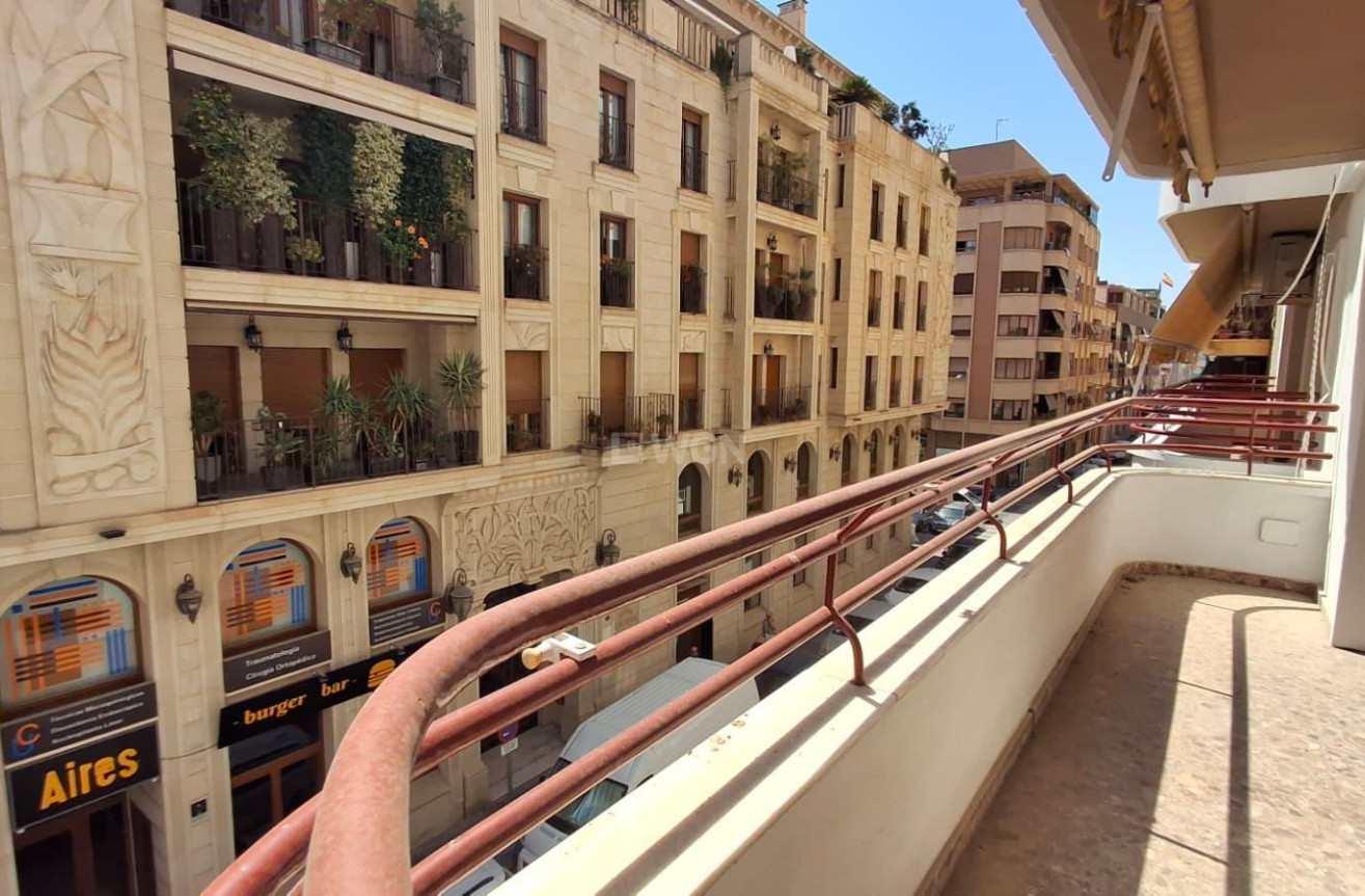 Odsprzedaż - Mieszkanie w bloku - Orihuela - Zona Centro