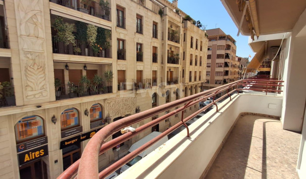 Odsprzedaż - Mieszkanie w bloku - Orihuela - Zona Centro