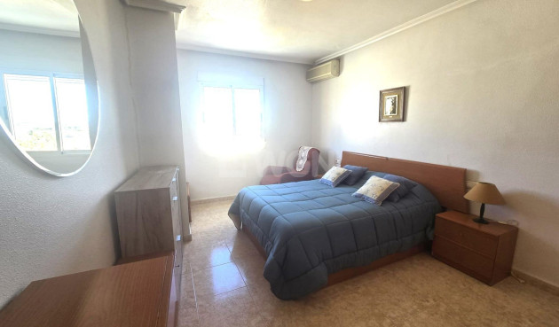 Odsprzedaż - Mieszkanie w bloku - Torrevieja - Parque Las Naciones