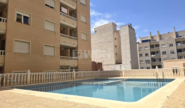 Odsprzedaż - Mieszkanie w bloku - Torrevieja - Parque Las Naciones