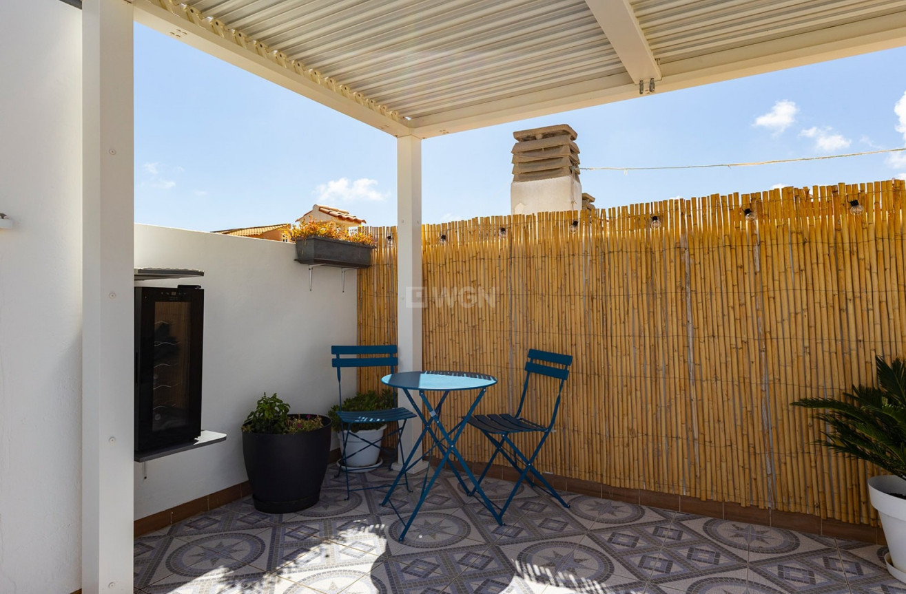 Odsprzedaż - Mieszkanie w bloku - La Mata - Costa Blanca
