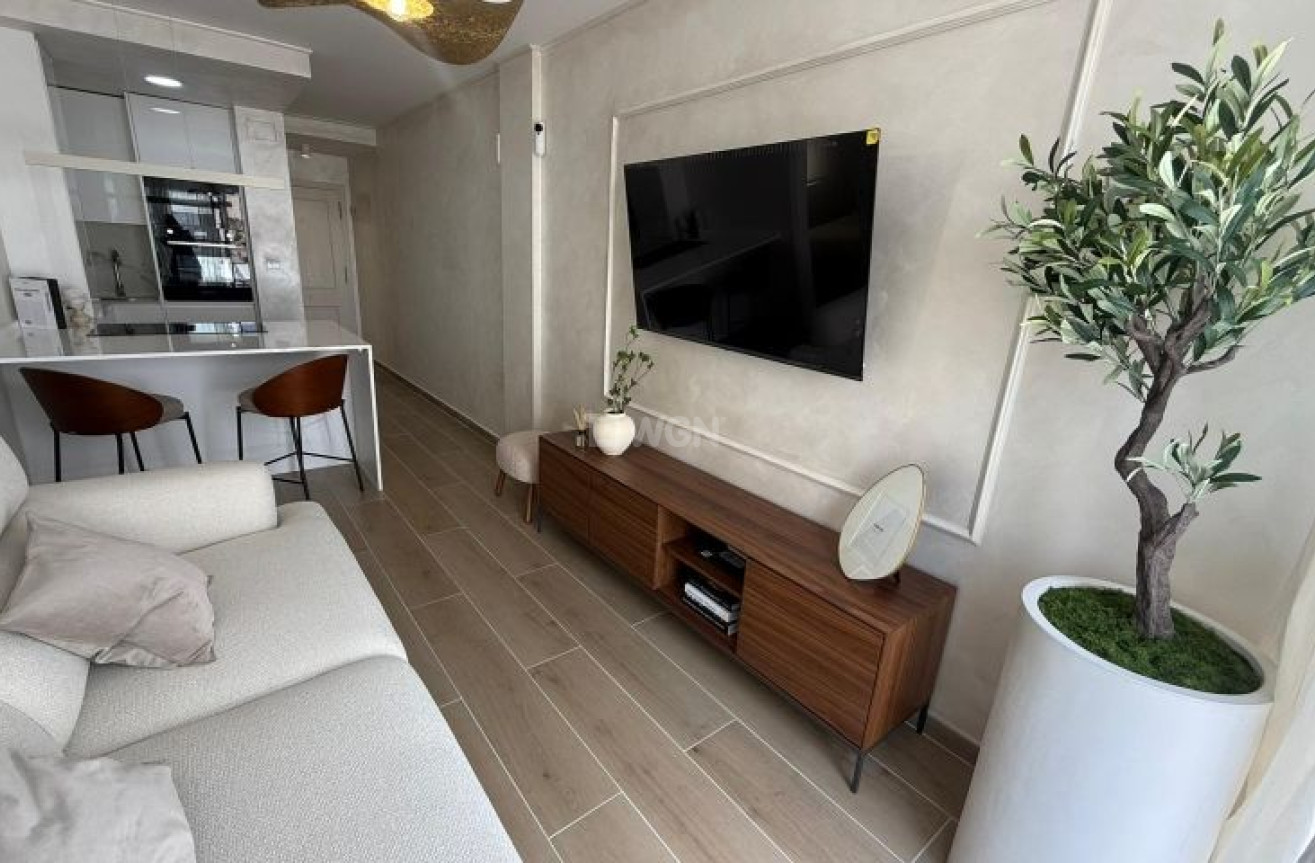 Odsprzedaż - Mieszkanie w bloku - Torrevieja - Costa Blanca