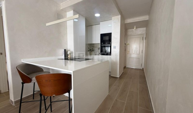 Odsprzedaż - Mieszkanie w bloku - Torrevieja - Costa Blanca