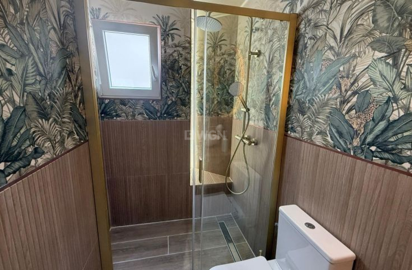 Odsprzedaż - Mieszkanie w bloku - Torrevieja - Costa Blanca