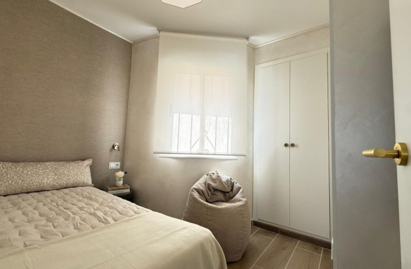 Odsprzedaż - Mieszkanie w bloku - Torrevieja - Costa Blanca