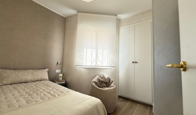 Odsprzedaż - Mieszkanie w bloku - Torrevieja - Costa Blanca