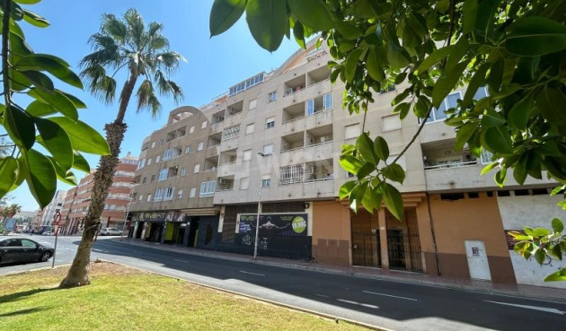 Odsprzedaż - Mieszkanie w bloku - Torrevieja - Costa Blanca