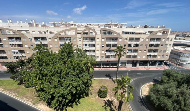 Odsprzedaż - Mieszkanie w bloku - Torrevieja - Costa Blanca
