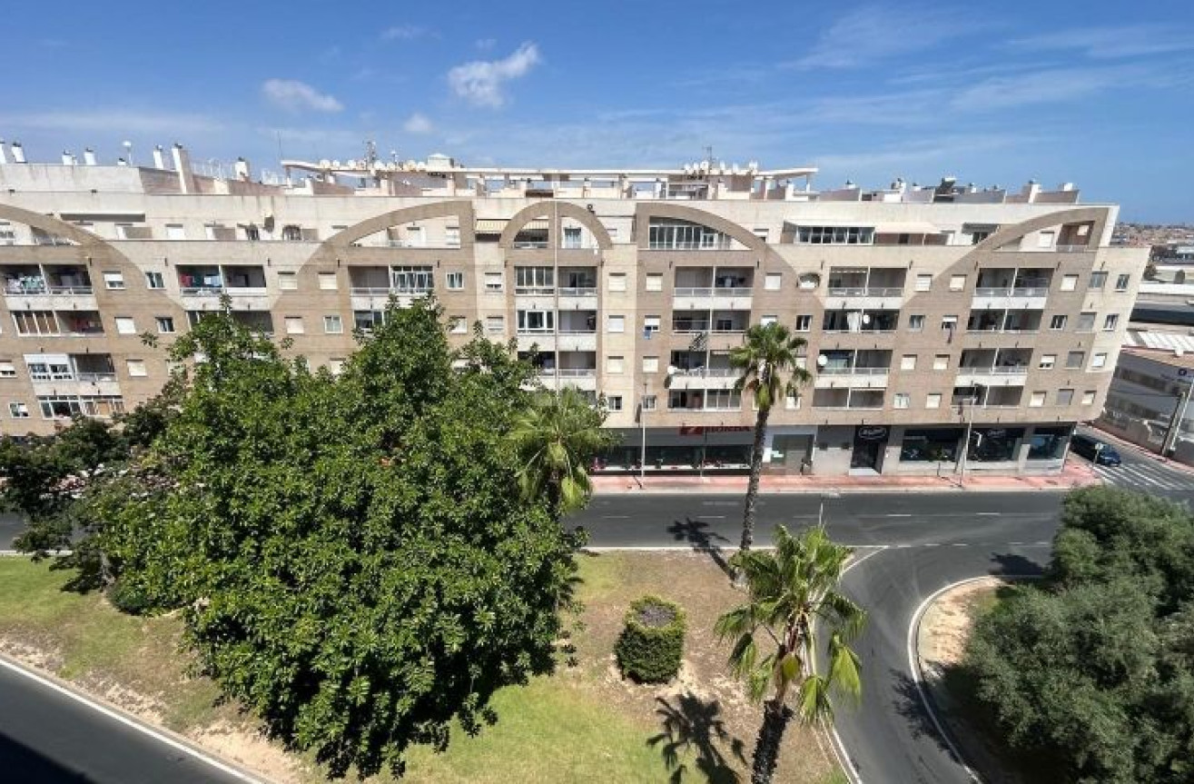 Odsprzedaż - Mieszkanie w bloku - Torrevieja - Costa Blanca