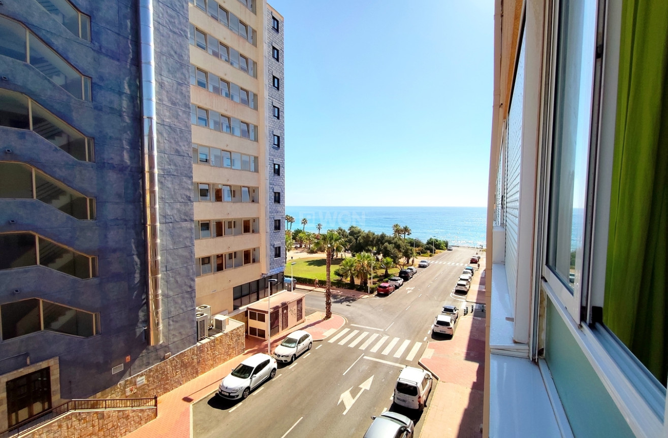 Odsprzedaż - Mieszkanie w bloku - Torrevieja - Costa Blanca