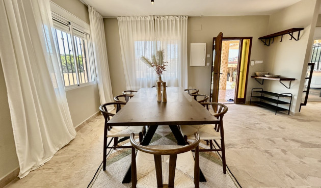 Odsprzedaż - Villa - La Zenia - Costa Blanca