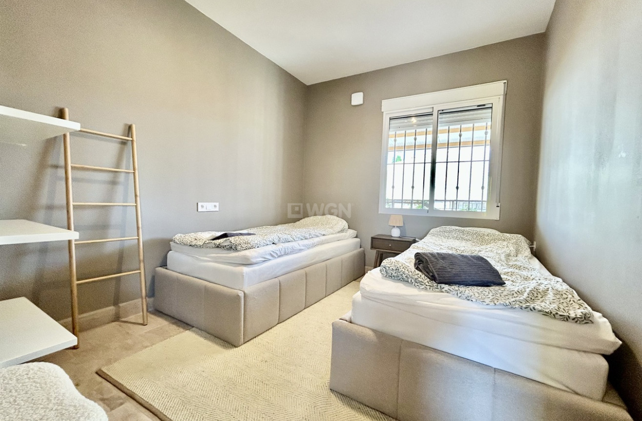 Odsprzedaż - Villa - La Zenia - Costa Blanca
