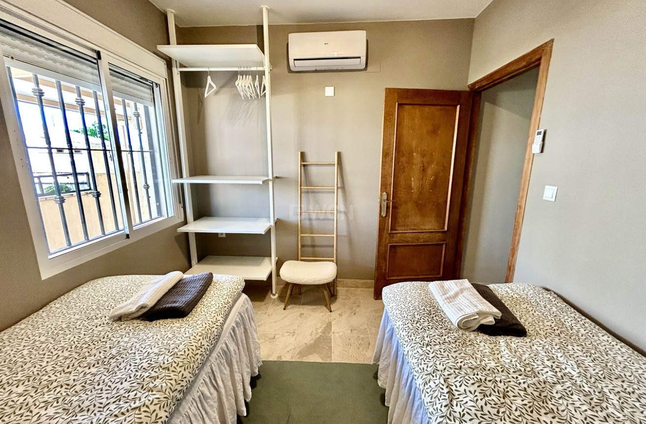 Odsprzedaż - Villa - La Zenia - Costa Blanca