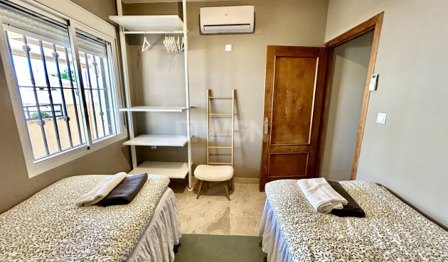 Odsprzedaż - Villa - La Zenia - Costa Blanca