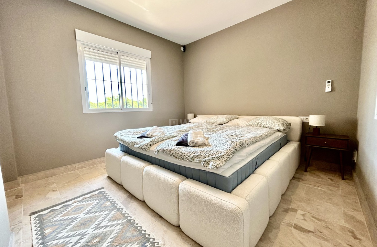 Odsprzedaż - Villa - La Zenia - Costa Blanca