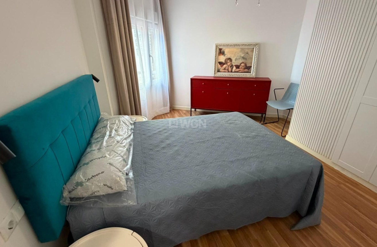 Odsprzedaż - Mieszkanie w bloku - Torrevieja - Playa del Cura