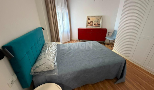 Odsprzedaż - Mieszkanie w bloku - Torrevieja - Playa del Cura