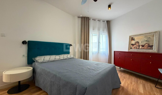 Odsprzedaż - Mieszkanie w bloku - Torrevieja - Playa del Cura