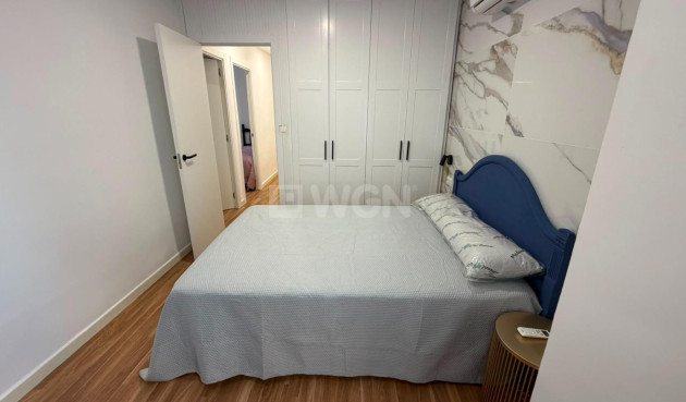 Odsprzedaż - Mieszkanie w bloku - Torrevieja - Playa del Cura