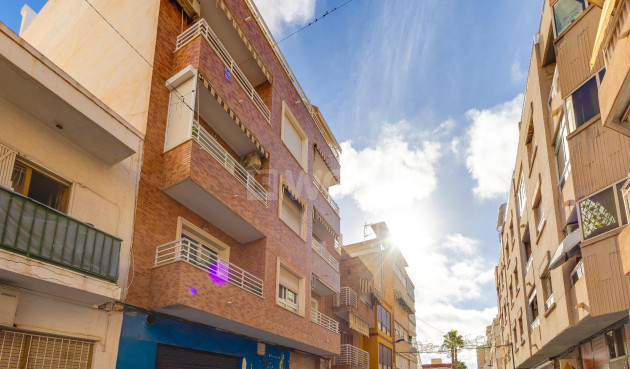 Odsprzedaż - Daszek - Torrevieja - Paseo Maritimo