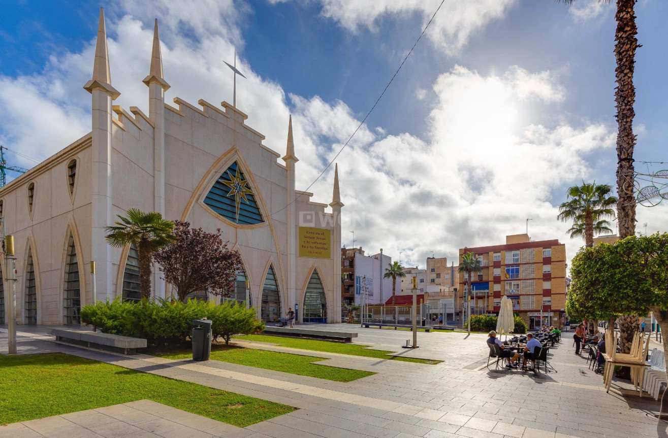 Odsprzedaż - Daszek - Torrevieja - Paseo Maritimo