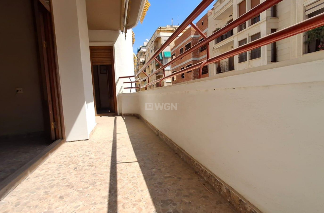 Odsprzedaż - Mieszkanie w bloku - Orihuela - Zona Centro