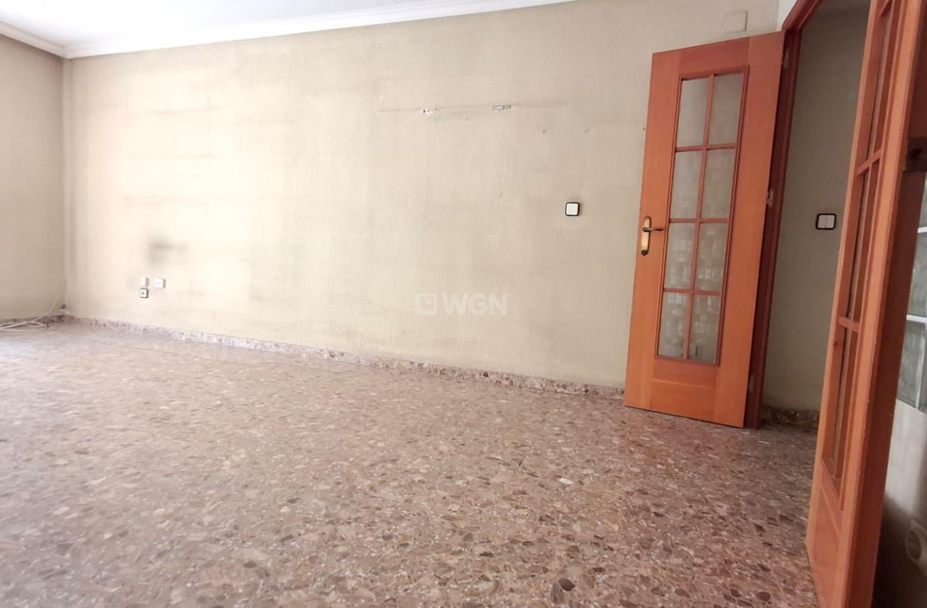 Odsprzedaż - Mieszkanie w bloku - Orihuela - Zona Centro