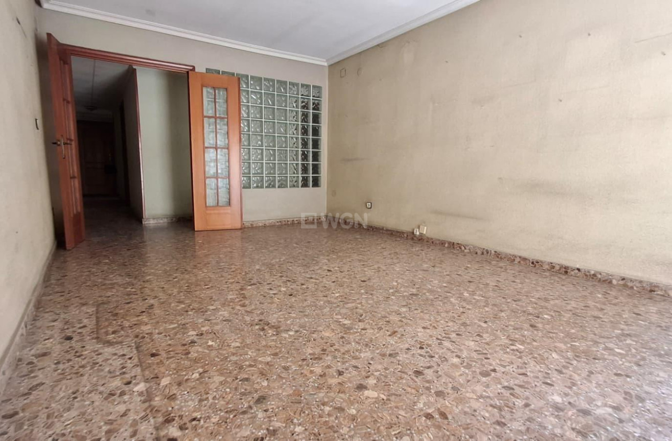 Odsprzedaż - Mieszkanie w bloku - Orihuela - Zona Centro