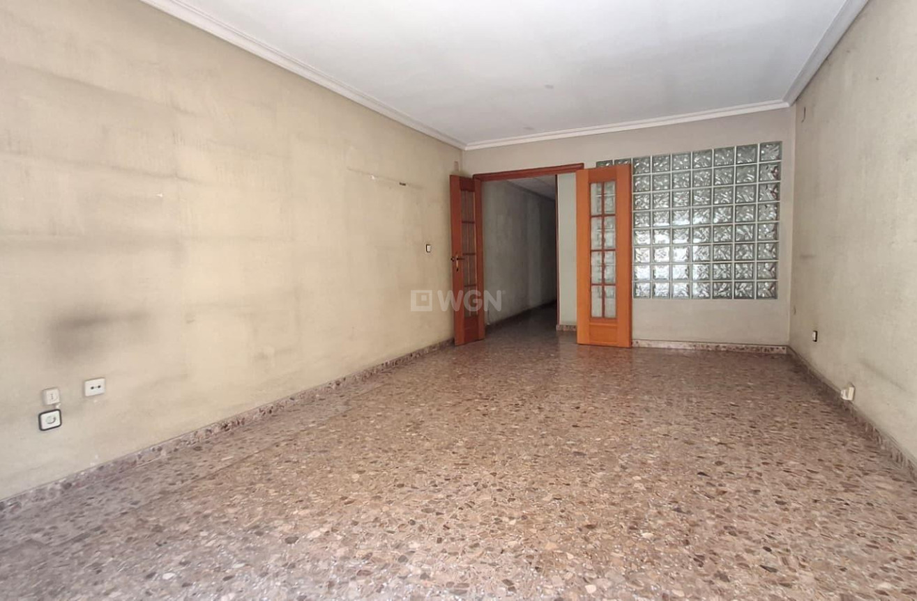 Odsprzedaż - Mieszkanie w bloku - Orihuela - Zona Centro
