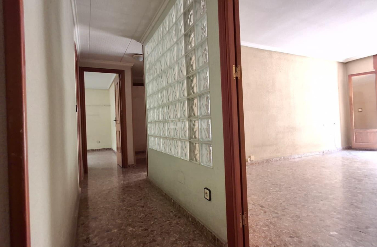 Odsprzedaż - Mieszkanie w bloku - Orihuela - Zona Centro
