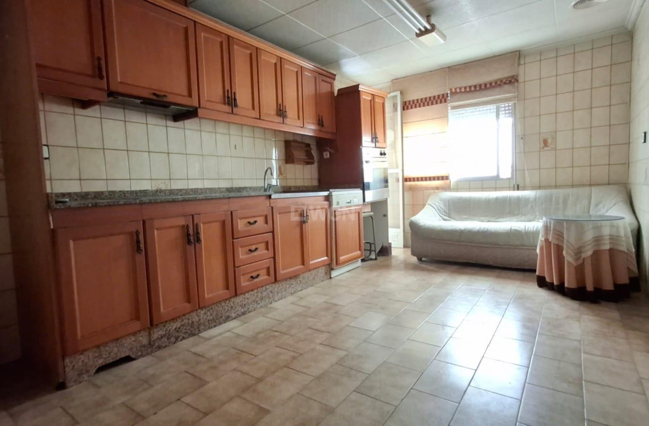 Odsprzedaż - Mieszkanie w bloku - Orihuela - Zona Centro