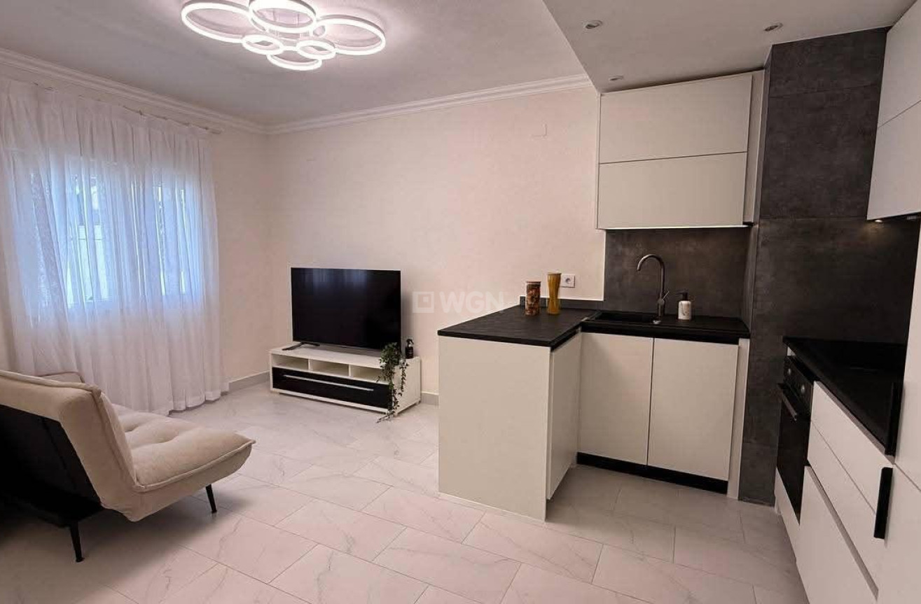 Odsprzedaż - Kamienica - Torrevieja - Calas Blanca