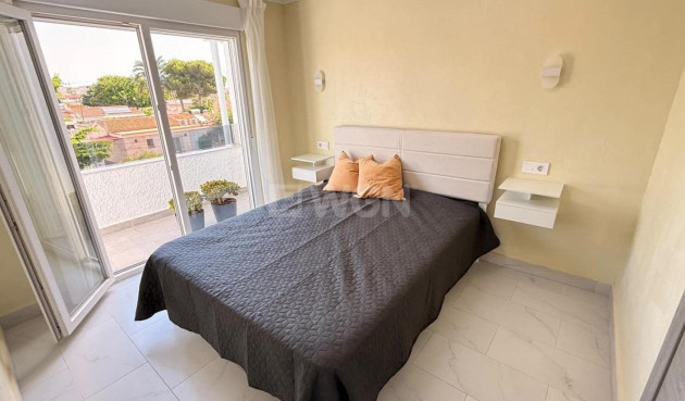 Odsprzedaż - Kamienica - Torrevieja - Calas Blanca